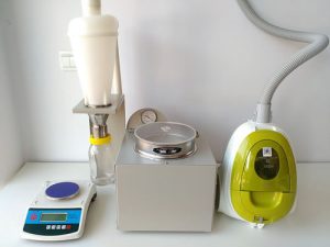 空气喷射筛分法气流筛分仪中的样品收集器的用途？